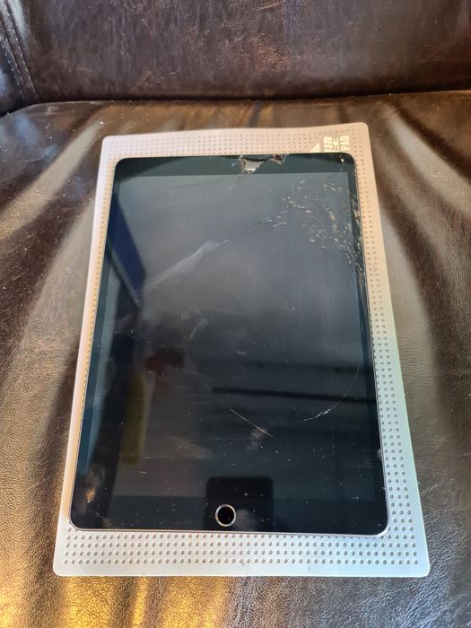 Touchscreen iPad Air 3 550lei Bucuresti Sectorul 4 • OLX.ro