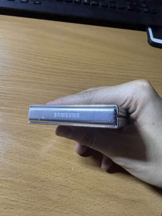 Samsung Flip 5 512 gb идеальное состояние