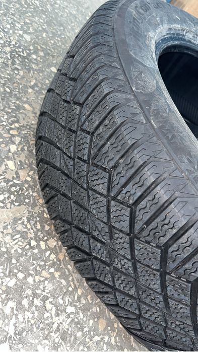 Продам резину лепучка всесезонная