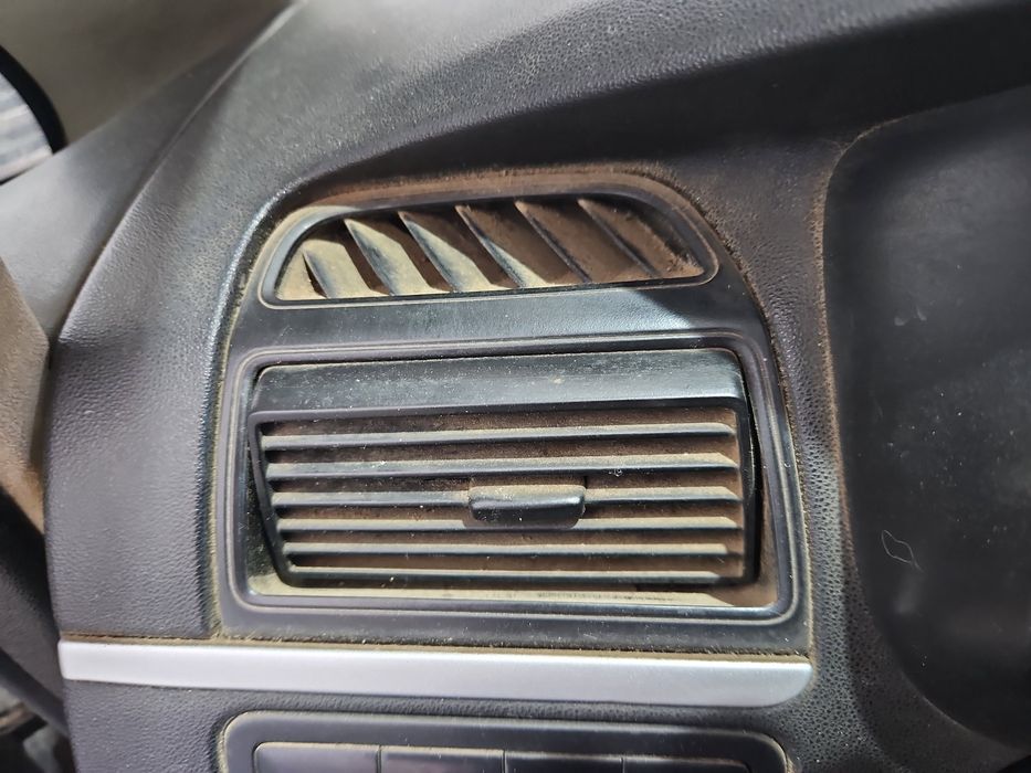 Grila aerisire stanga Fiat Linea (323) [Fabr 2007-2012] OEM