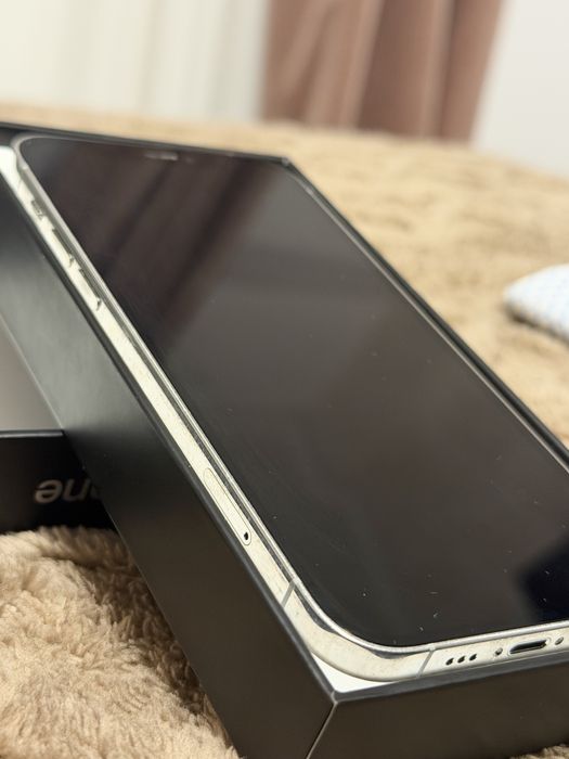 Iphone 12 si samsung s20