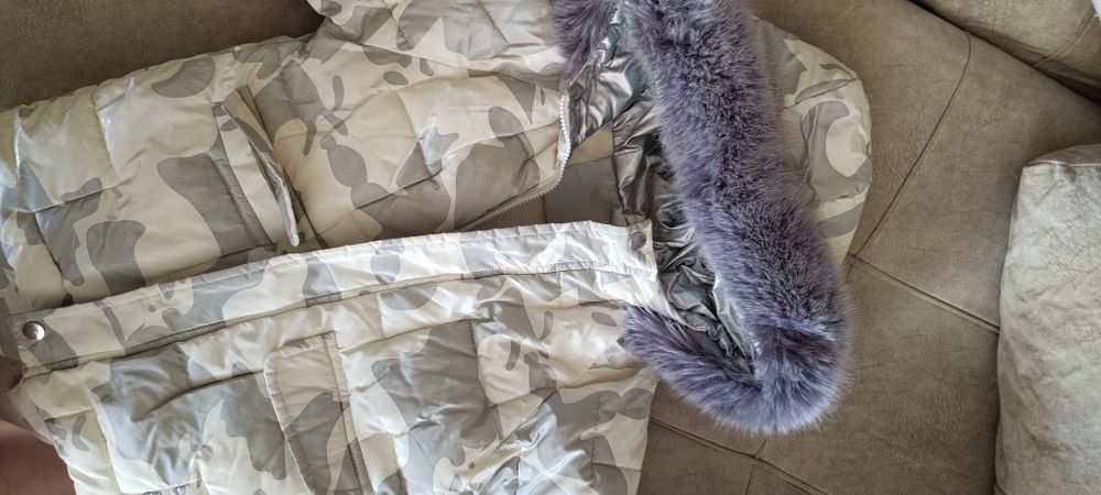 Продам детские куртки