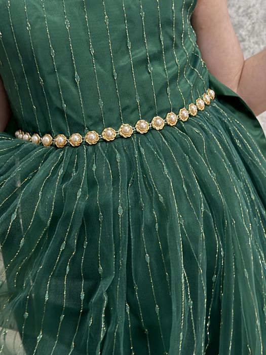 Продам платье праздничное зеленое