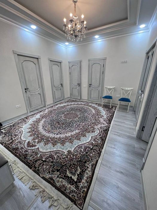 4х комнатная квартира на аренду.