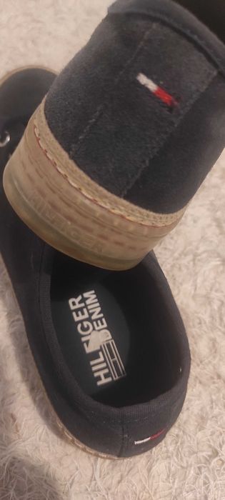 Обувки тип еспадрили Tommy Hilfiger номер 38 цена 45 лв..