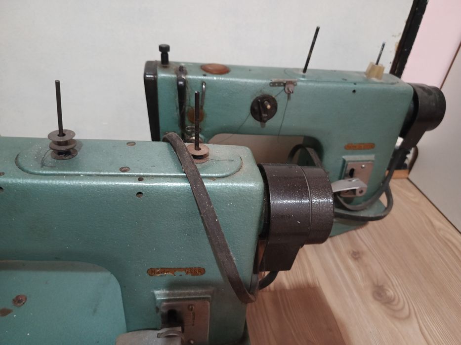 Шевни машини две професионални и една антична