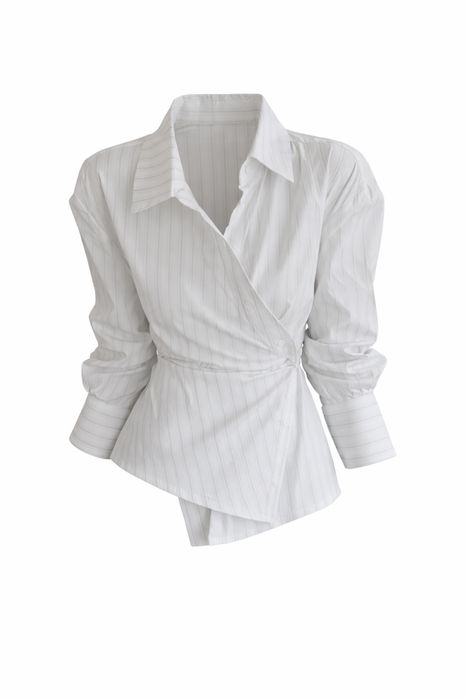 Элегантная белая рубашка