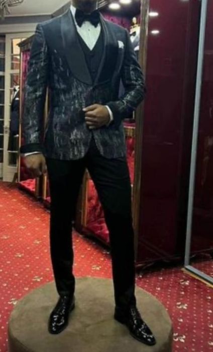 Costum bărbătesc elegant