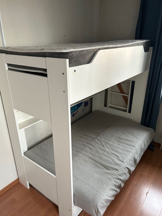 Продам Двухъярусную кровать