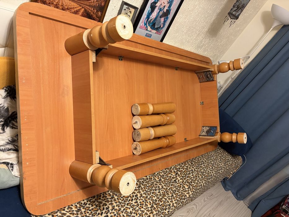 Стол большой кухонный