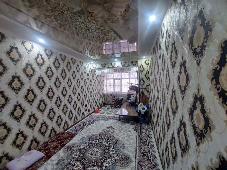 Квартира сотилади.