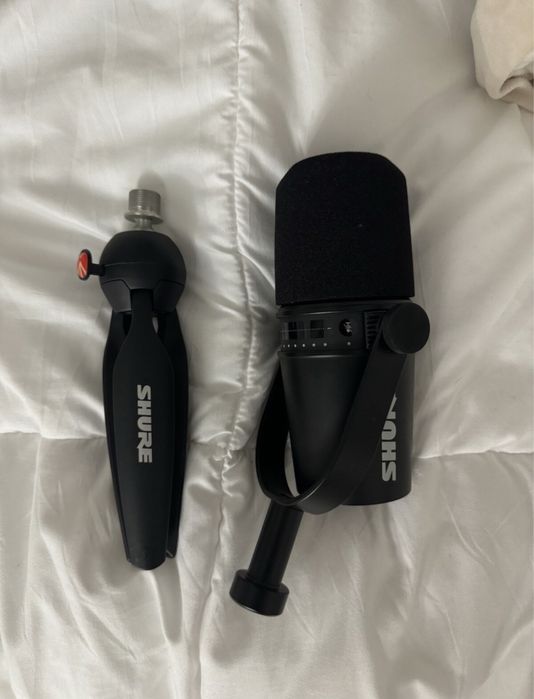 Shure MV7 USB Podcast Kit
