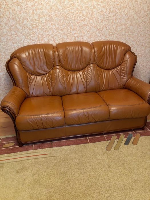 Продается Кожанный диван
