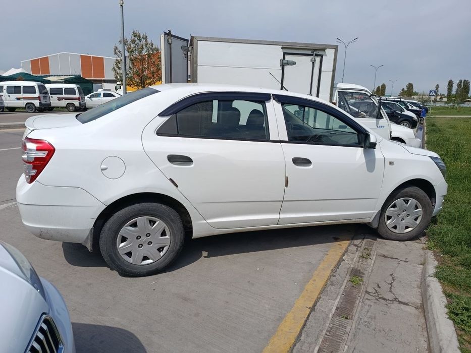 Кобальт ок рангли, сотилади, продаёт