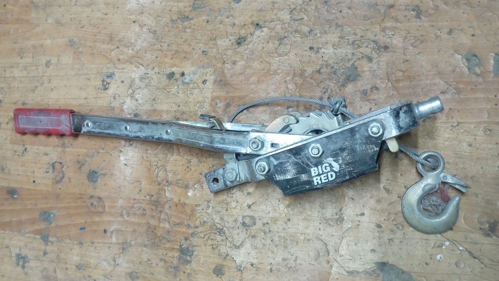 Продам лебёдку не дорого