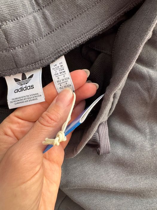 НОВ Анцуг Adidas 152 см - оригинален