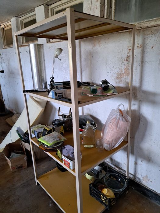 Метален стелаж,  здрав