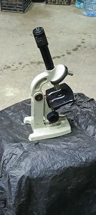 Mikroskop tezda sotiladi