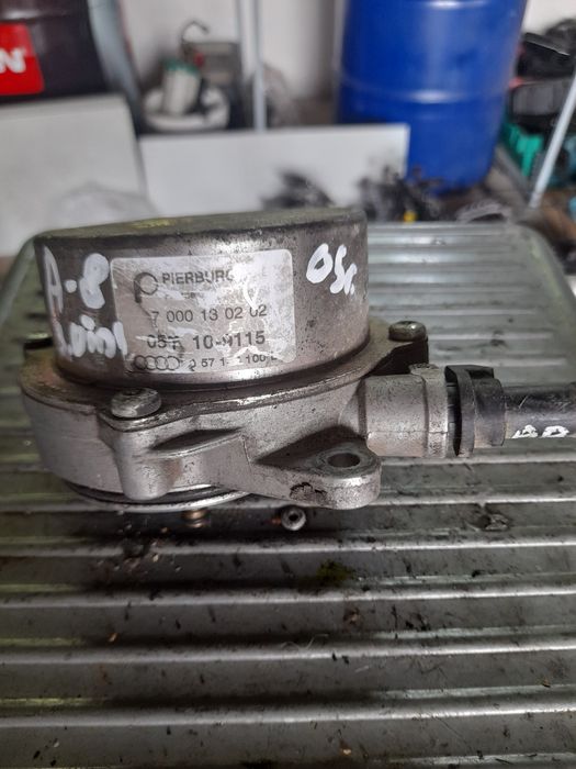 Вакум помпа за ауди а8 3.0tdi 2005 година