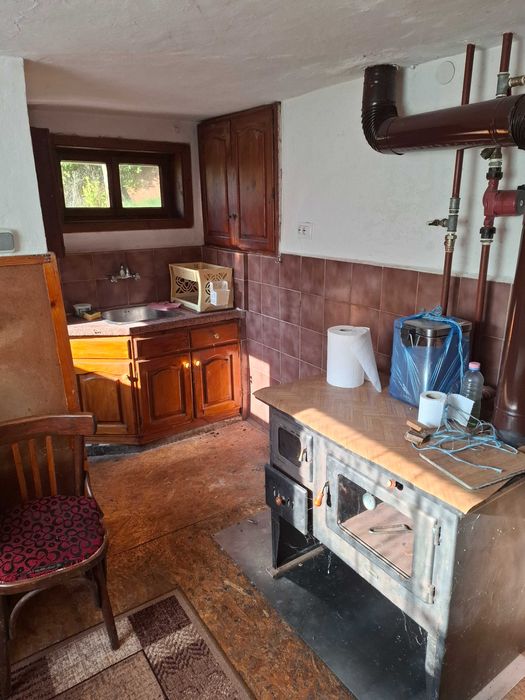 Къща с двор за продажба в с. Светля, Община Ковачевци.