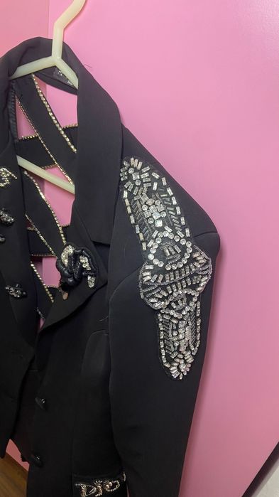 Сако Джофра Елегантна мода, лимитирано.