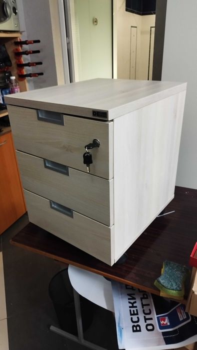 Шкафче за бюро с 3 или 4 чекмеджета - контейнер на колела