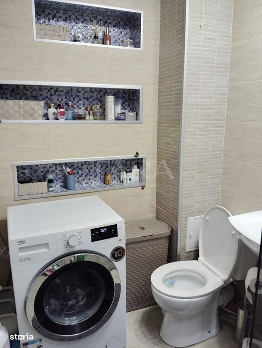 Apartament 4 Camere, pe doua niveluri,  Central Apahida.