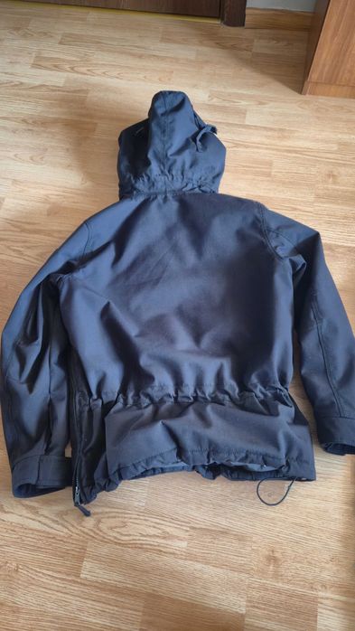 Продавам яке Napapijri