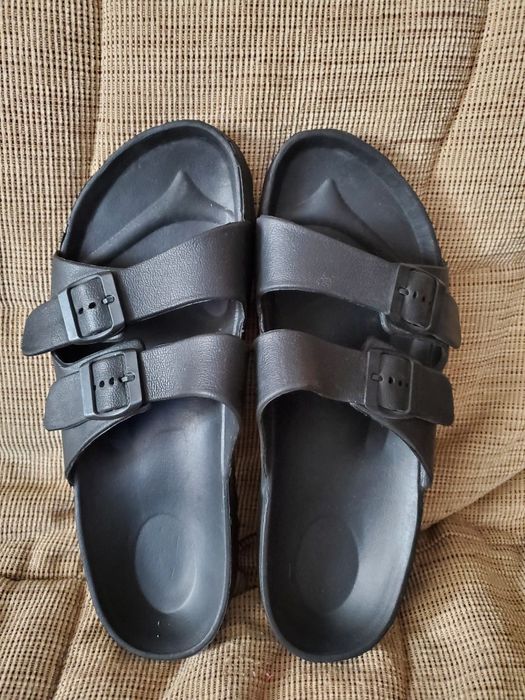 Adidași bărbat 42 și 2/3,papuci plajă