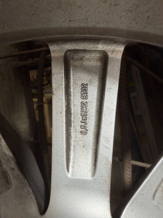 Jante plus cauciucuri  255/40/ r19  yokohama  audi