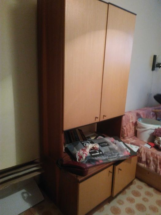 Шкаф  цвят светло кафяв