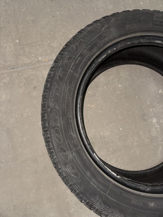 Комплект шин размером 235/60/18