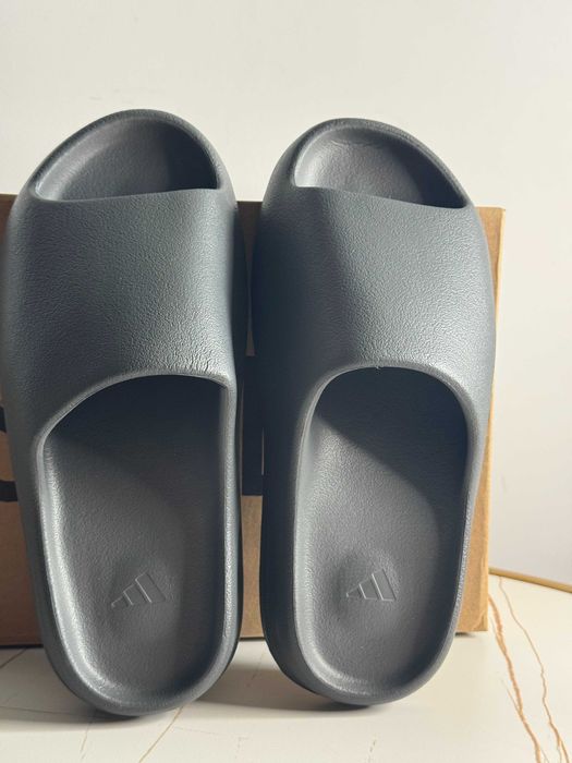 Papuci Adidas YEEZY Slides gri marimea 44