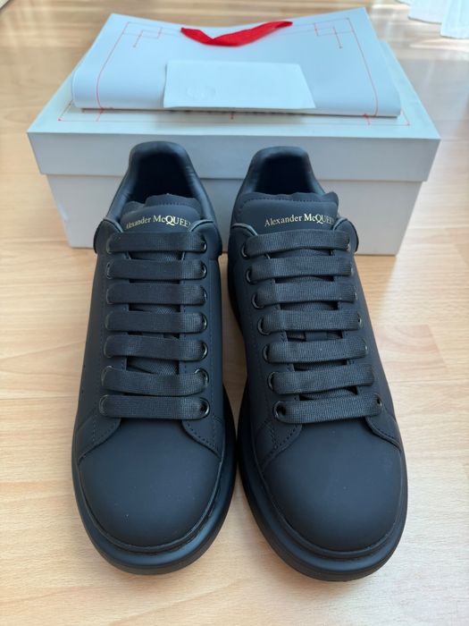 Alexander Mcqueen