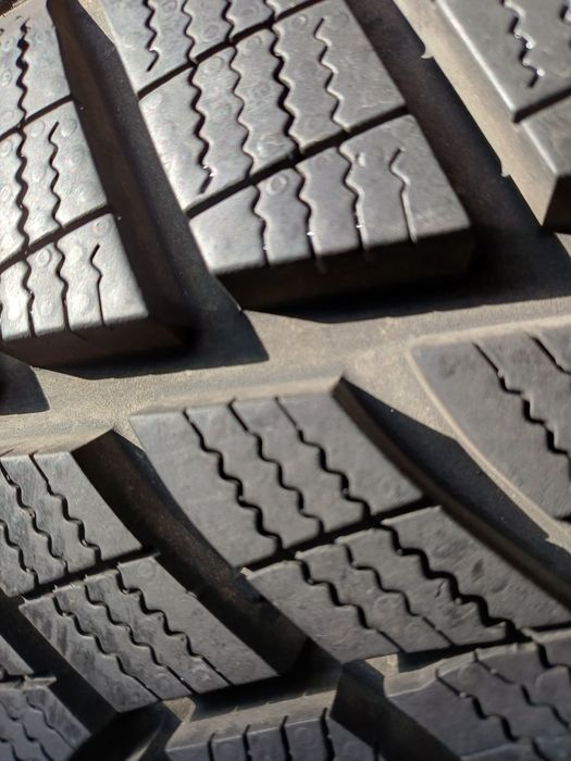 Гуми 245/45/20 Гудиар