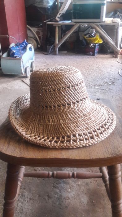 Pălărue de stuf autentică