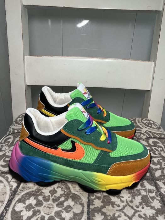 Дамски цветни маратонки