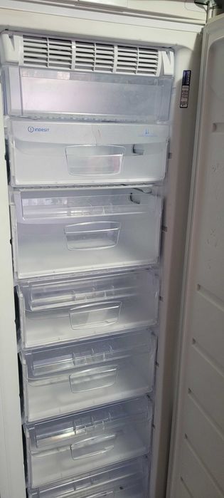 Congelator indesit no frost