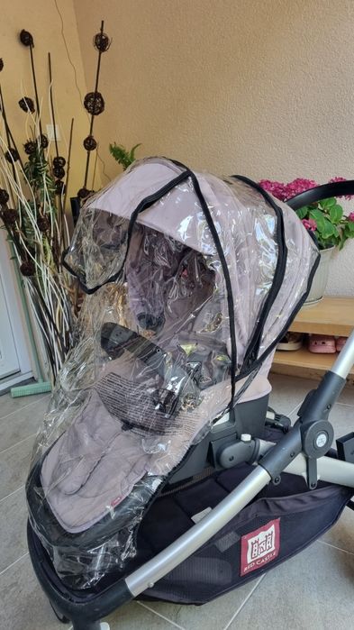 Carucior red castle gemeni