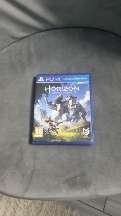 Ps4 pro 1tb + 2 controlare