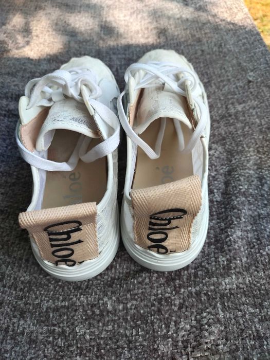 Adidași Chloe    Ionela