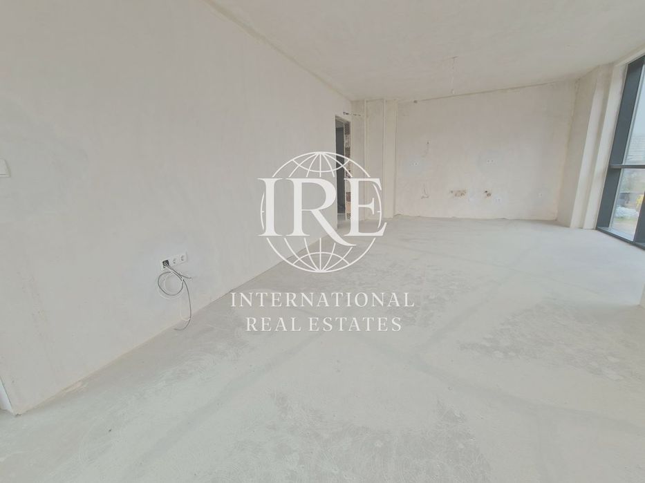 Продава се Двустаен апартамент в Варна, Бриз - 72 кв.м за 1206 €/кв.м - Снимка #2