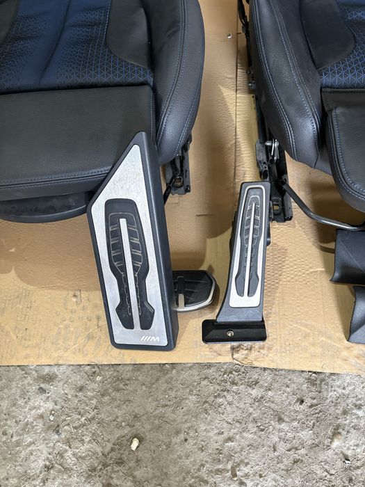 Салон BMW F40 M.