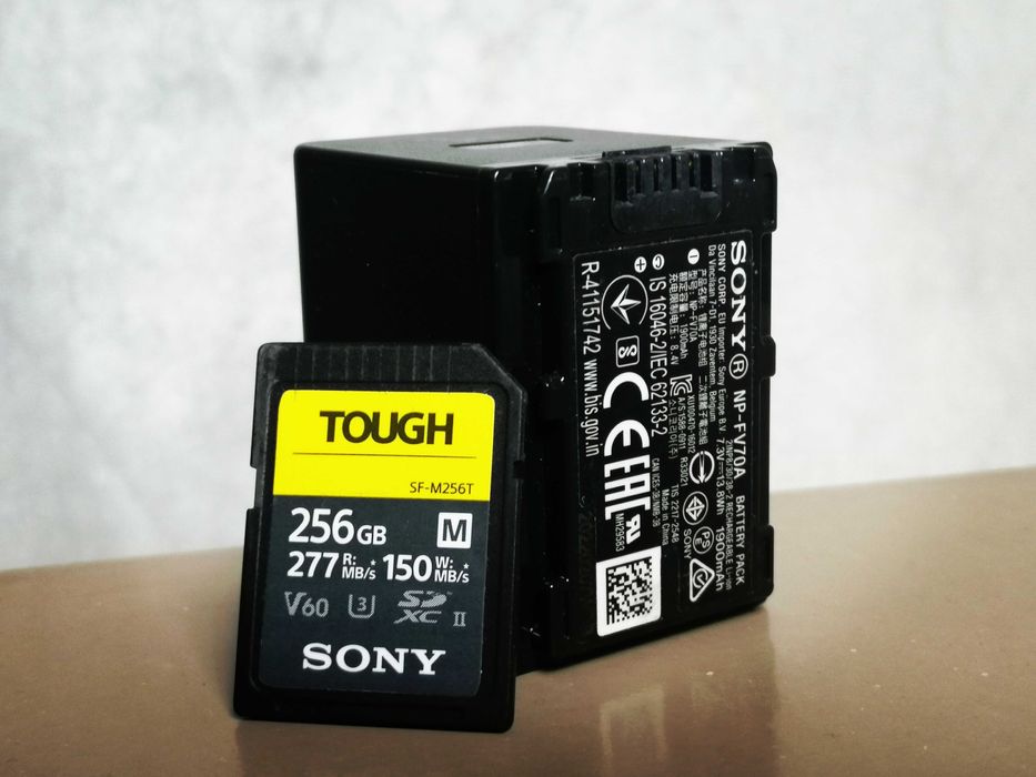 Sony FDR-AX700 - Camera video 4K