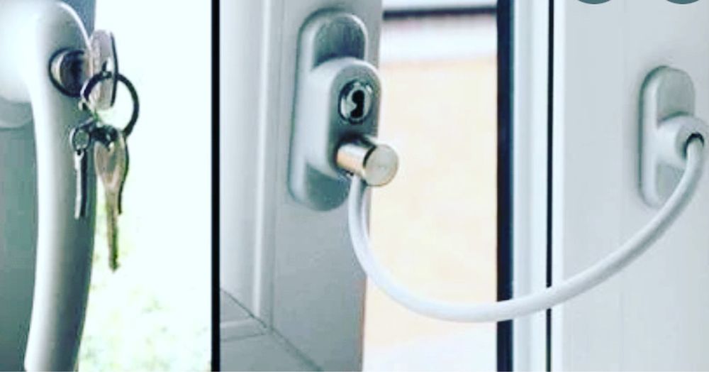 Детский замок на окно