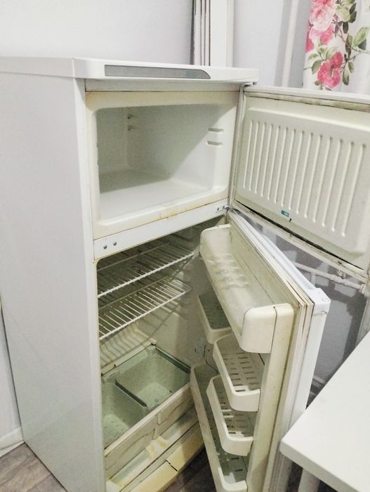 Двухкамерный холодильник