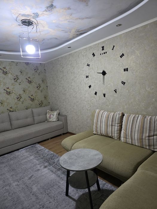 Посуточно 2 ком .кв / центр , 7 мкр .