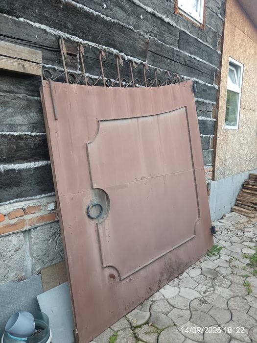 Продам ворота металлические