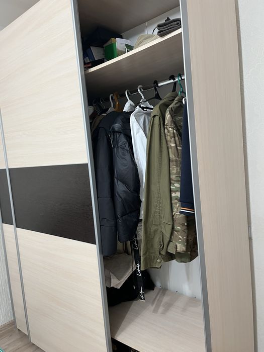 Продаю вместительный шкаф