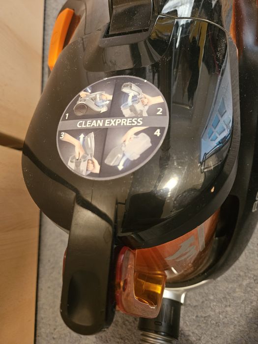 Aspirator fără sac Compact Power Cyclonic RO3753EA